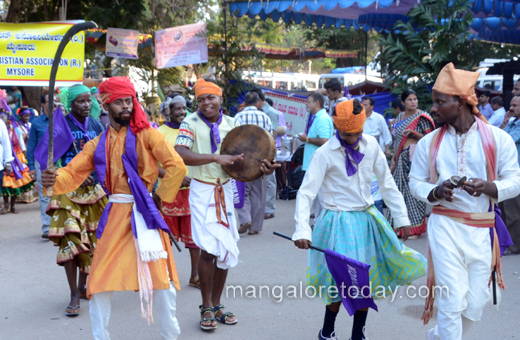 Konkani lokostav procession